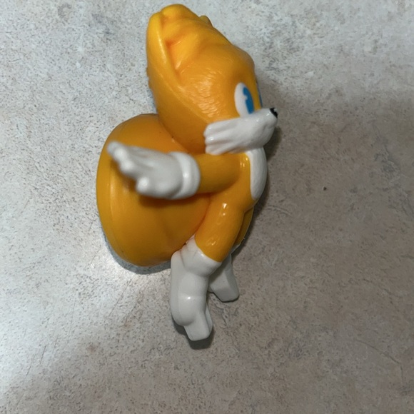 JAKKS Pacific Sonic The Hedgehog 4" Super Shadow Figure with Chaos Emerald - Picture 4 of 4